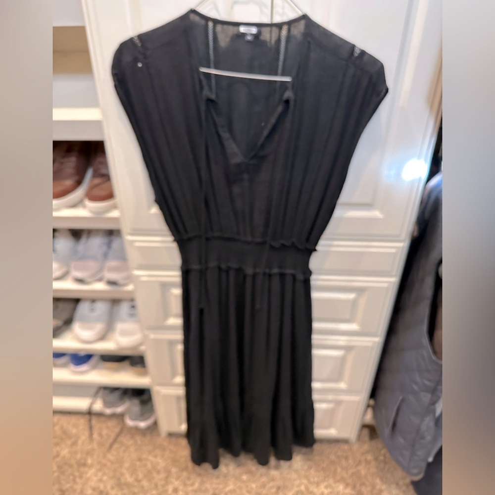 Rails black smocked short sleeve dress midi length linen fabric size Medium
